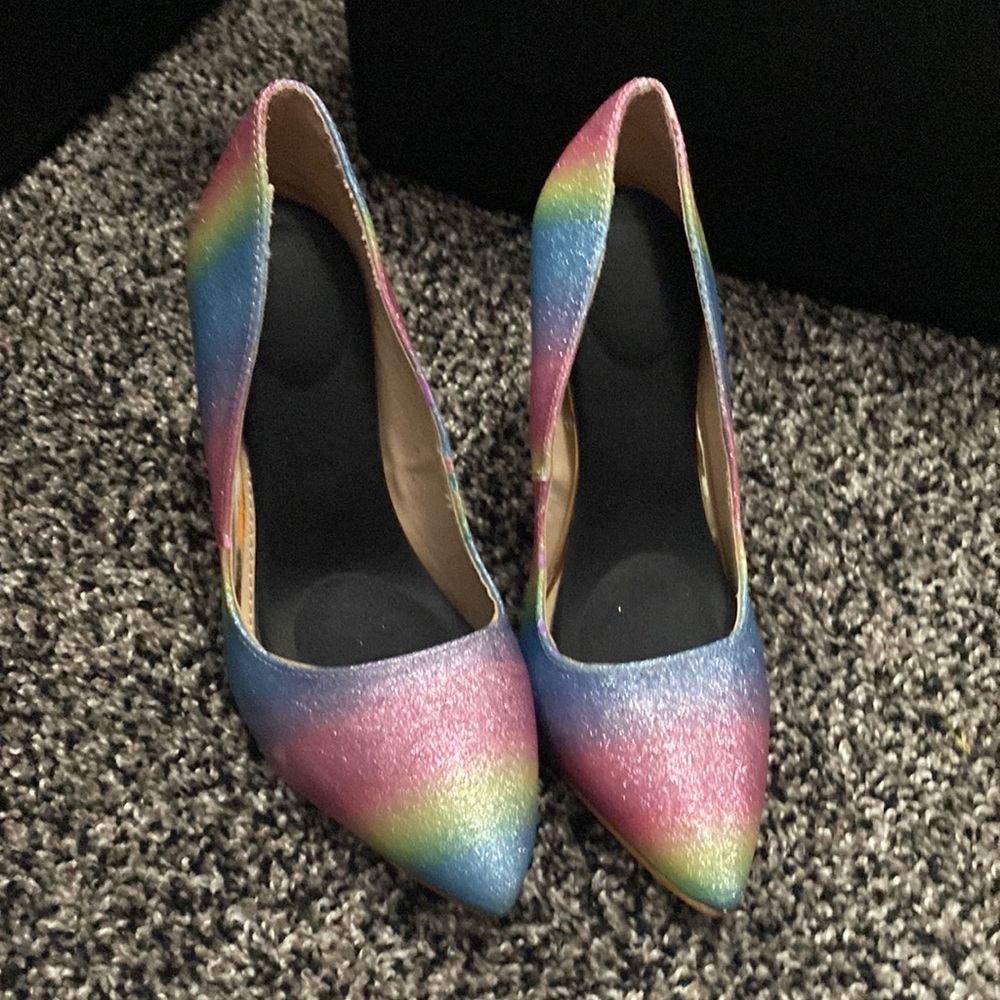rainbow pumps